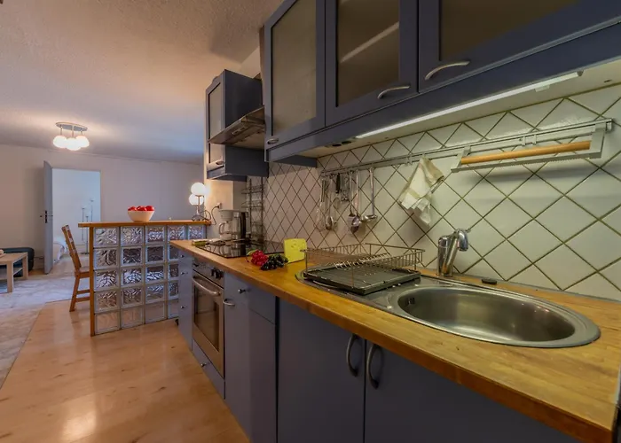 Lyret 1 - Happy Apartment *