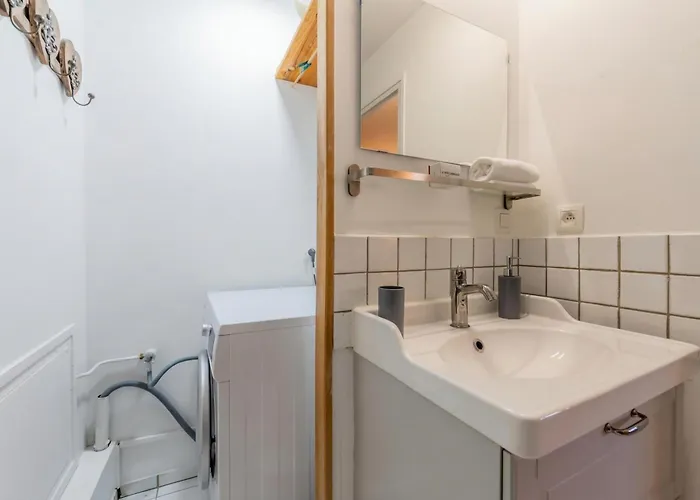 Lyret 1 - Happy Apartment *